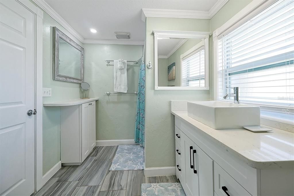 Bathroom, Interior, Recessed Lighting