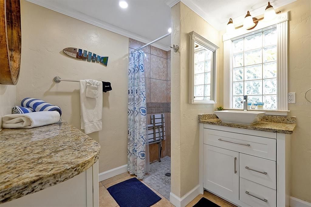 Bathroom, Interior, Recessed Lighting