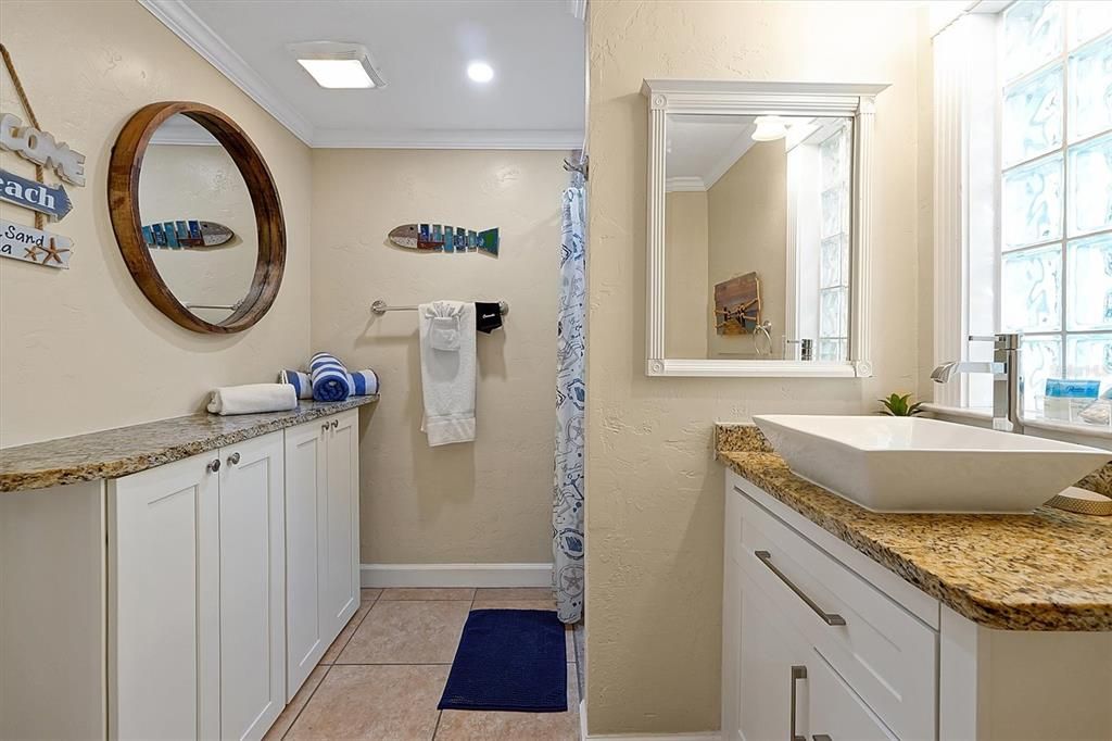 Bathroom, Interior, Recessed Lighting
