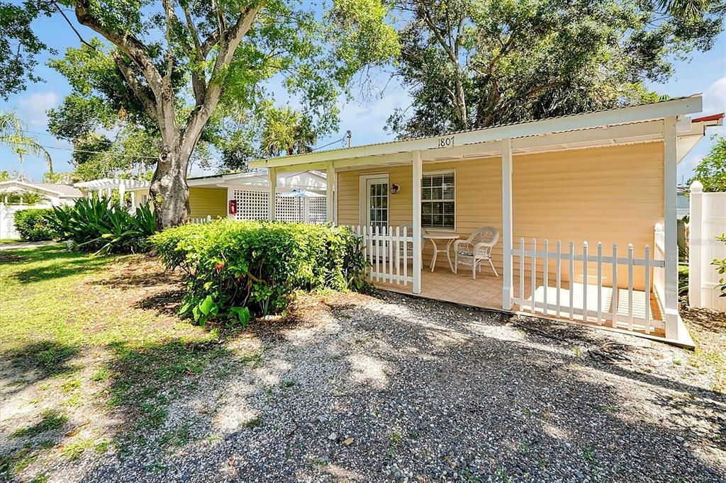 Backyard, Exterior