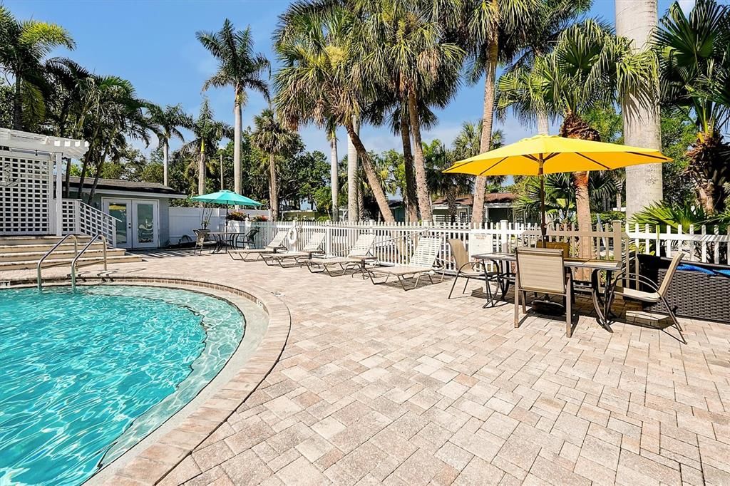 Exterior, Pool