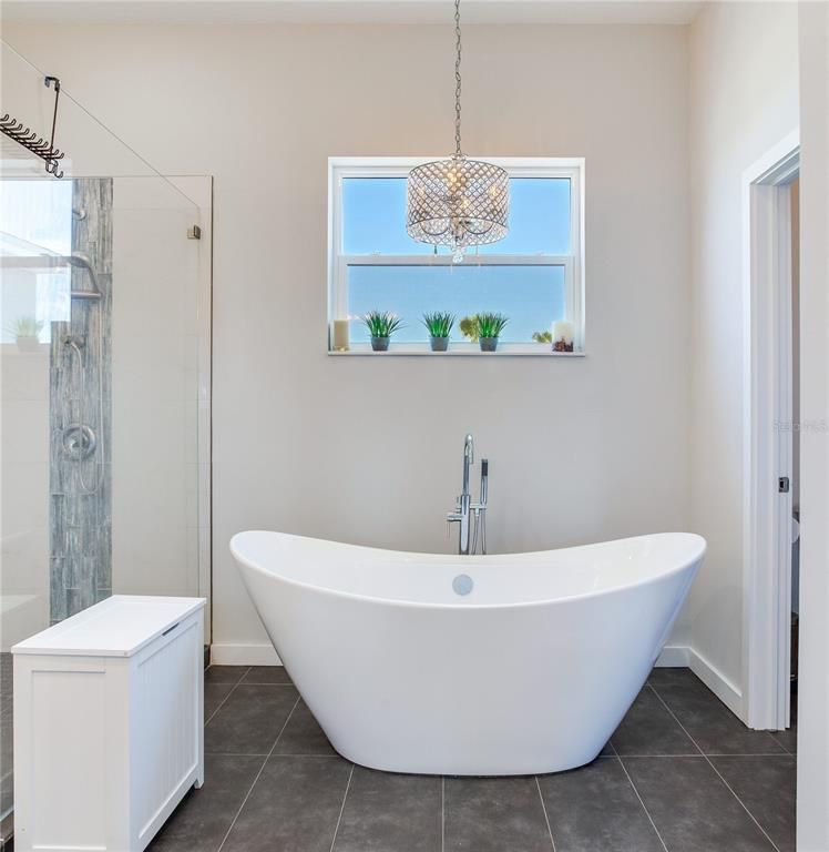 Bathroom, Free Standing Baths, Interior, Pendant Lights
