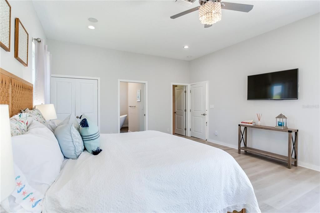 Bedroom, Interior, Recessed Lighting, Wood Texture Flooring