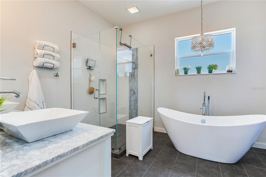 Bathroom, Free Standing Baths, Glass Shower, Interior, Pendant Lights