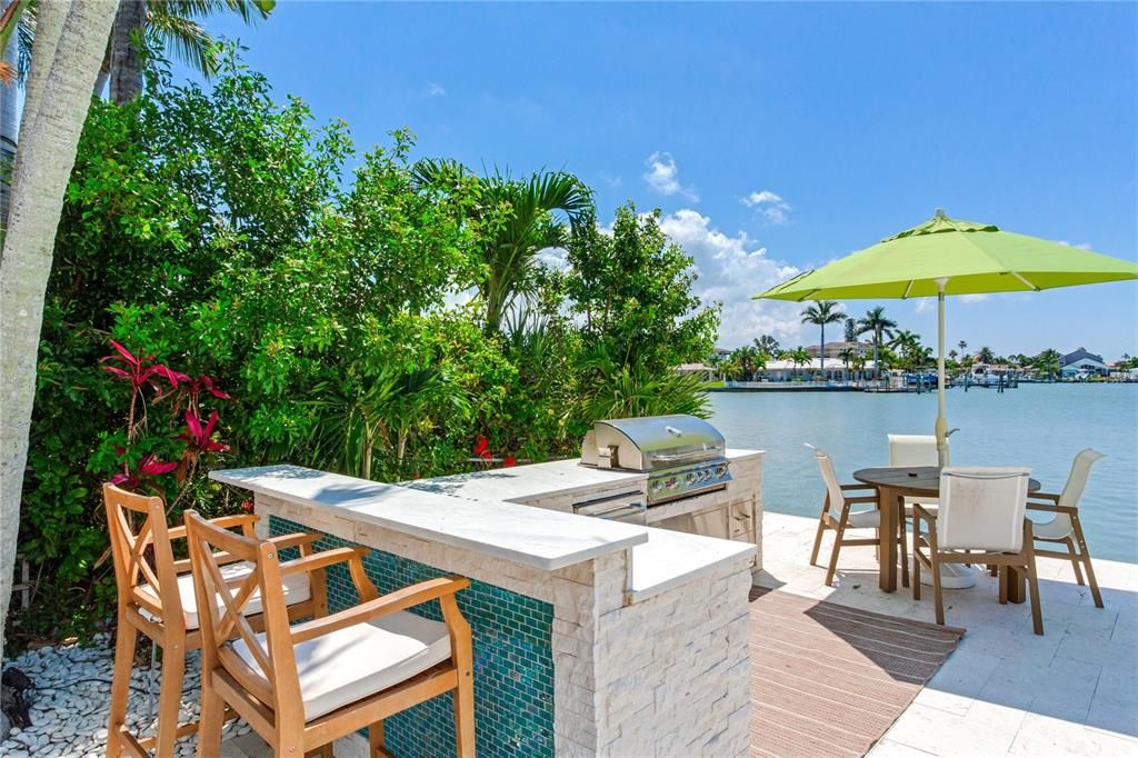 Exterior, Outdoor Kitchen, Water