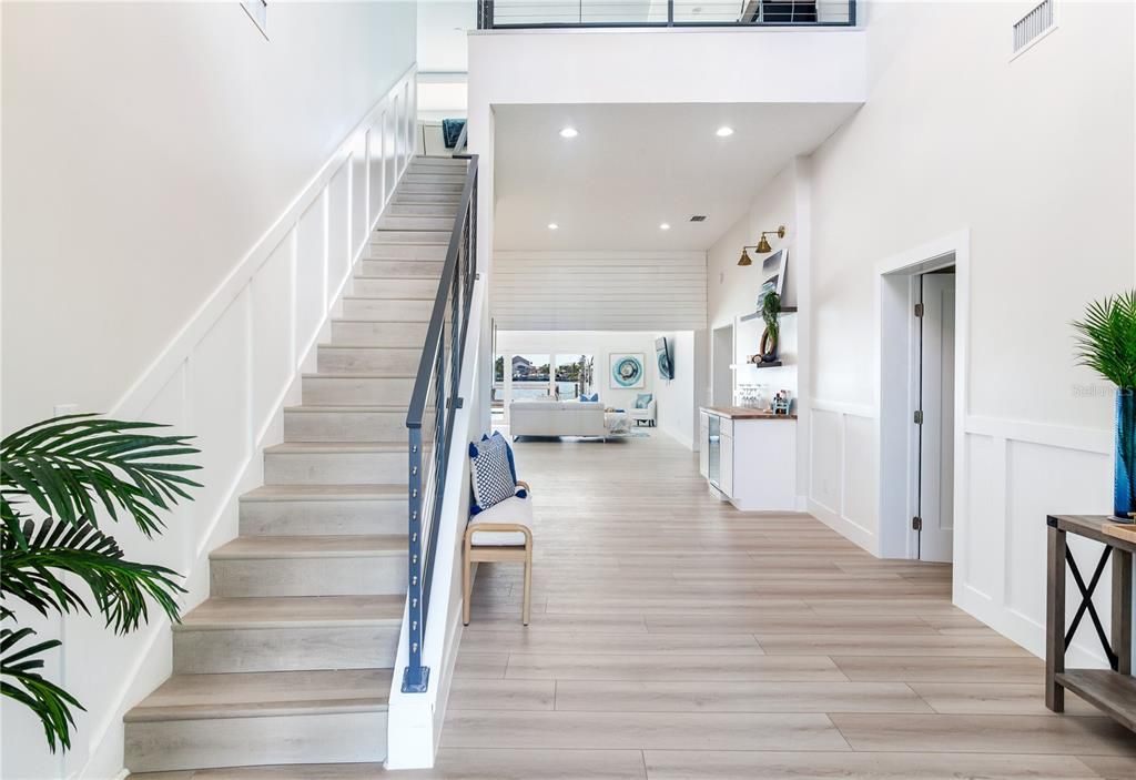 Interior, Recessed Lighting, Wood Texture Flooring