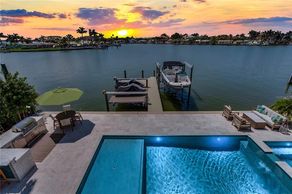 Exterior, Pool, Water