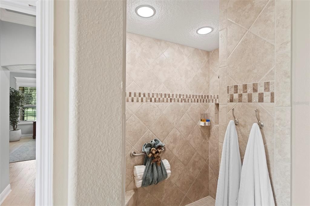 Bathroom, Interior, Recessed Lighting, Wood Texture Flooring