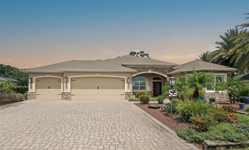 Attached, Exterior, Facade, Ranch