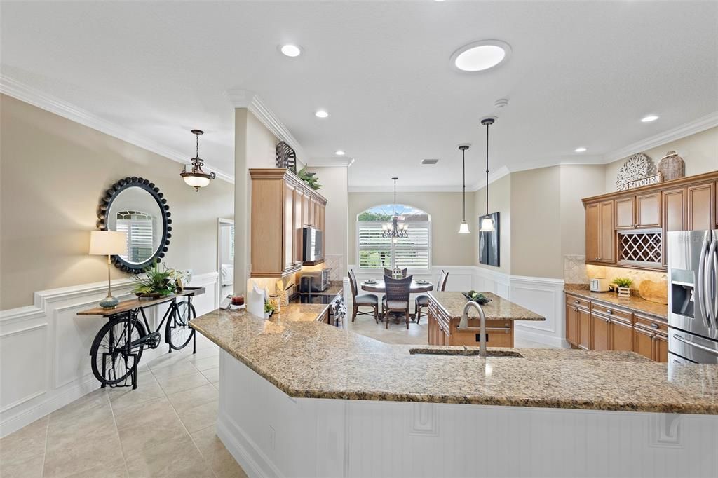 Chandelier, Dining room, Interior, Kitchen, Pendant Lights, Recessed Lighting, Stainless Steel Appliances
