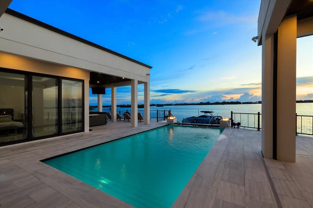 Exterior, Pool, Water