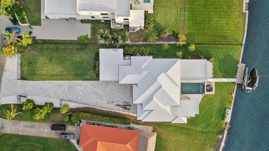 Exterior, Drone