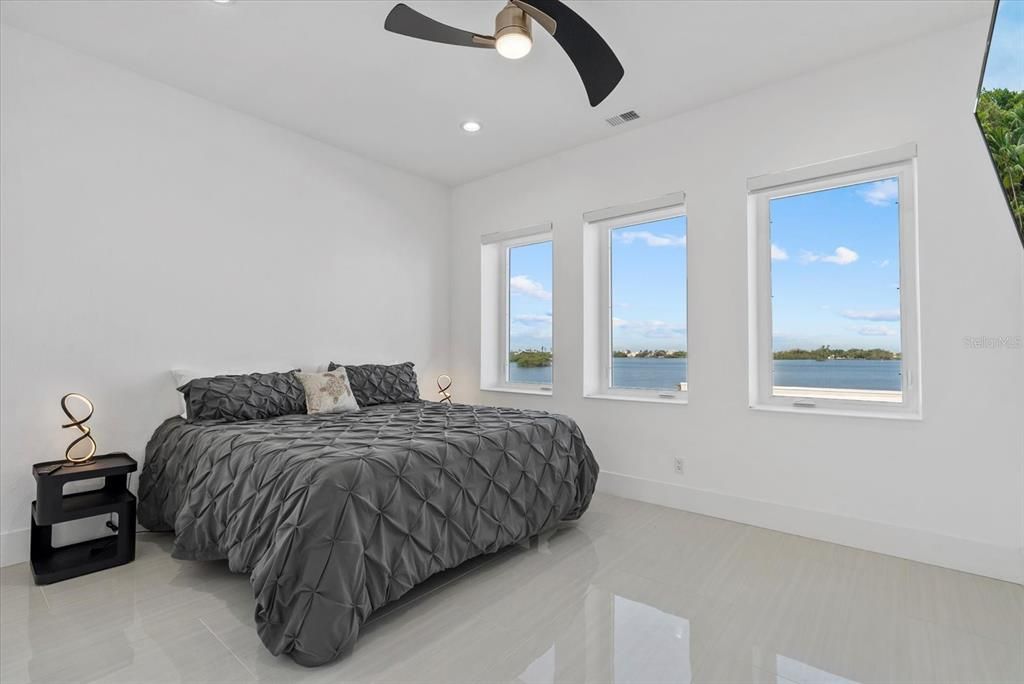 Bedroom, Interior, Recessed Lighting, Water