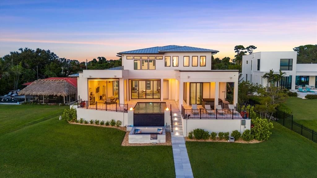 Backyard, Exterior, Facade, Modern