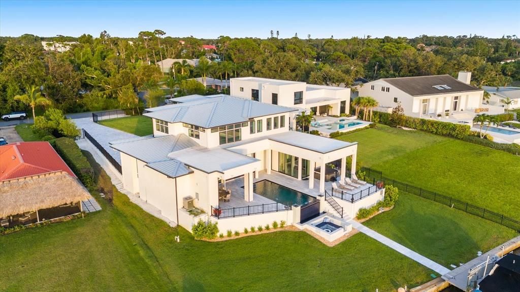 Exterior, Drone