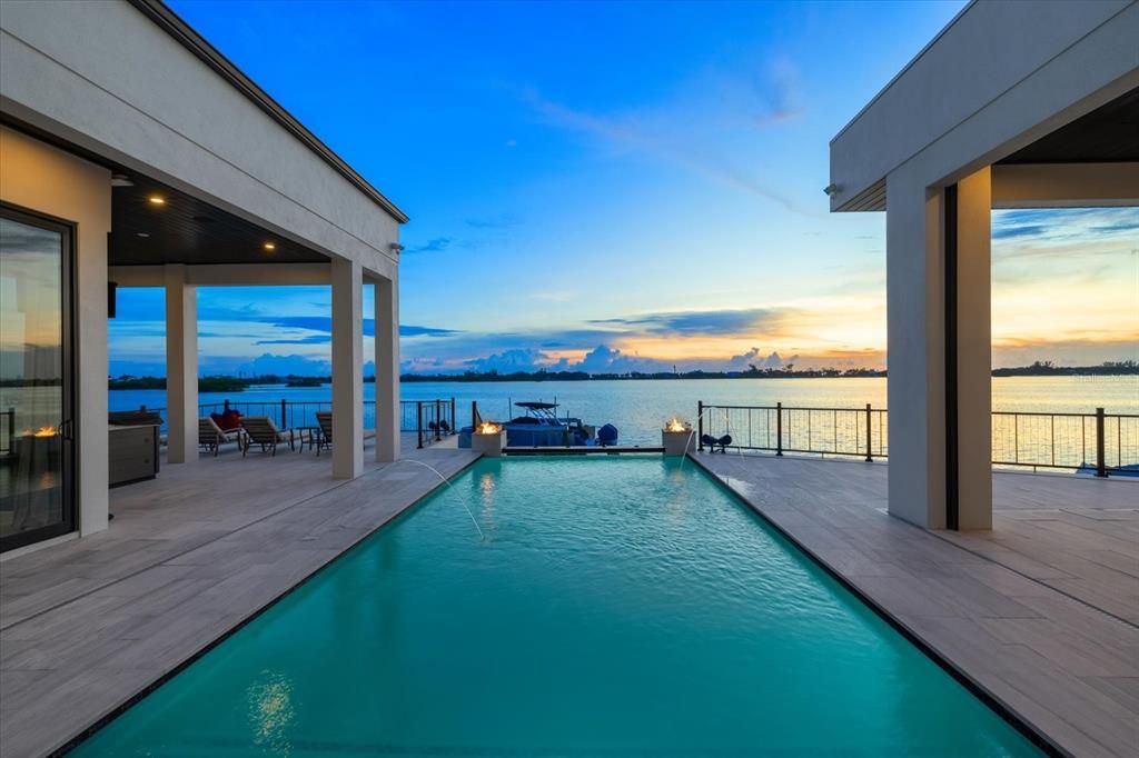 Exterior, Pool, Water