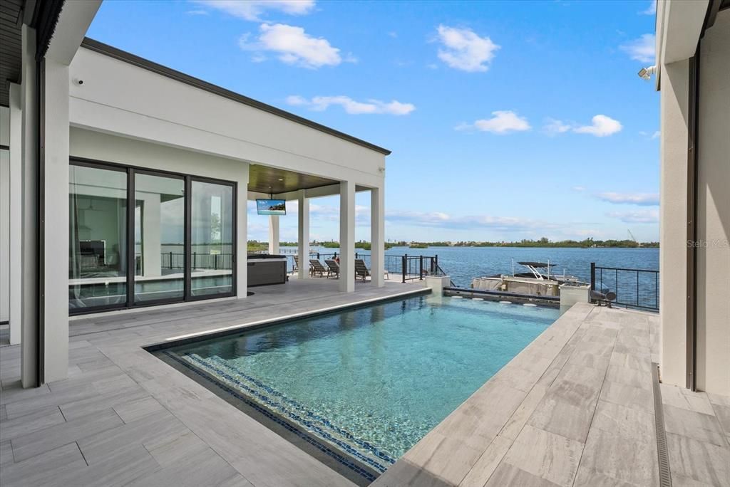 Exterior, Pool, Water
