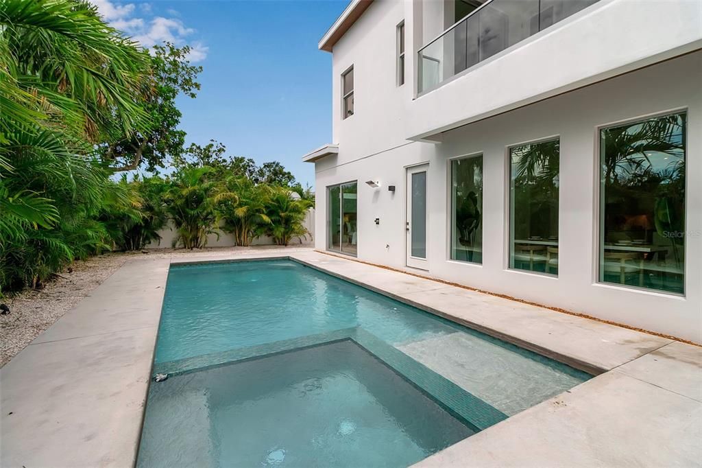 Exterior, Pool