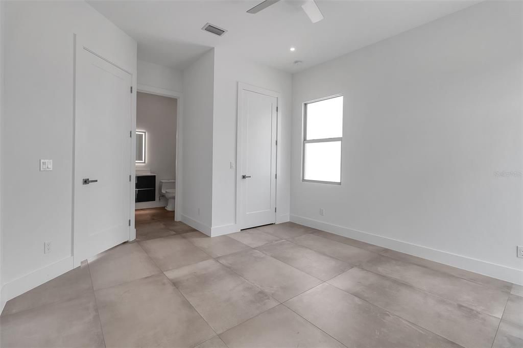 Bathroom, Empty room, Interior, Recessed Lighting