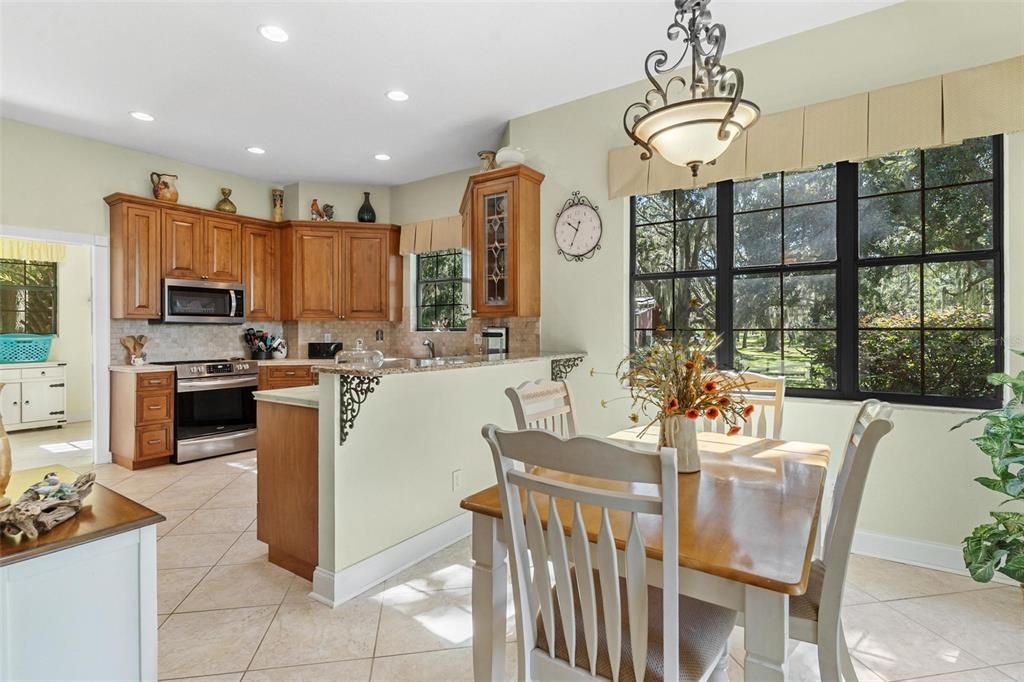 Dining room, Interior, Kitchen, Pendant Lights, Recessed Lighting, Stainless Steel Appliances