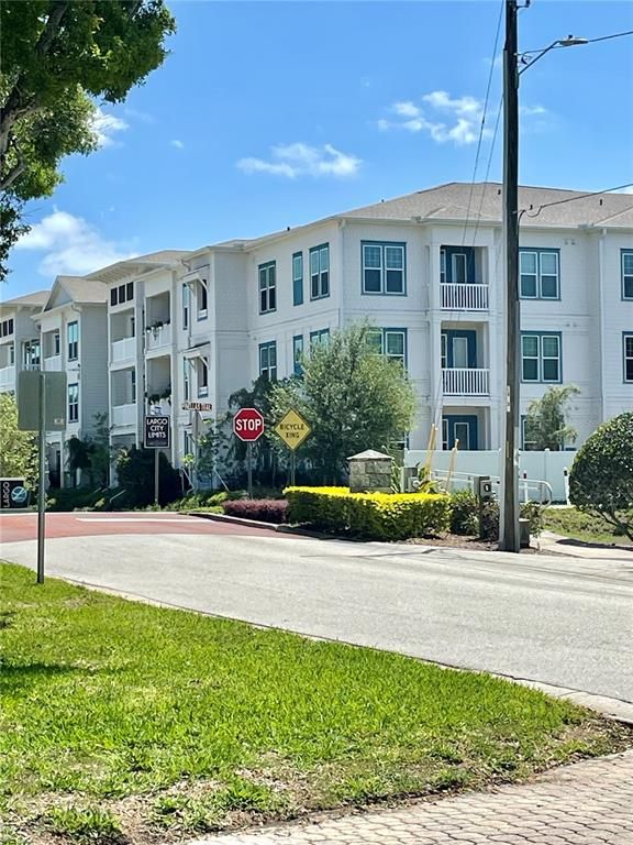 Exterior, Facade, Condo Building