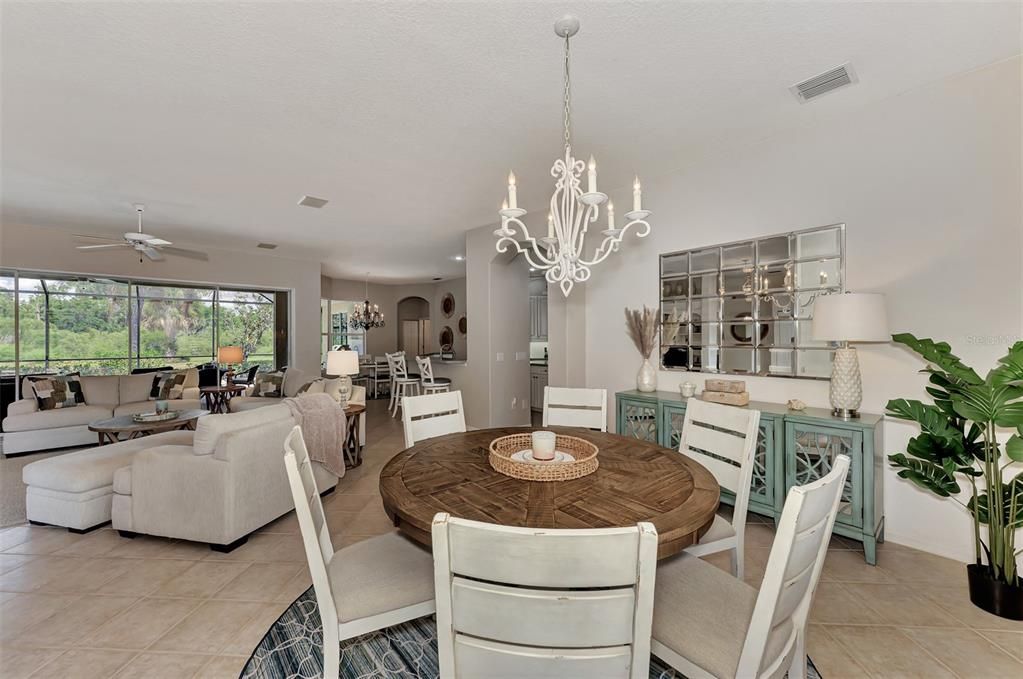 Chandelier, Dining room, Interior, Living room