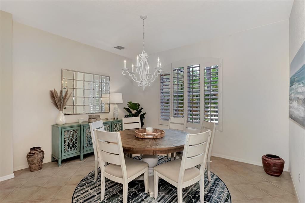 Chandelier, Dining room, Interior