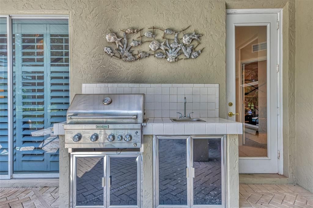 Exterior, Outdoor Kitchen