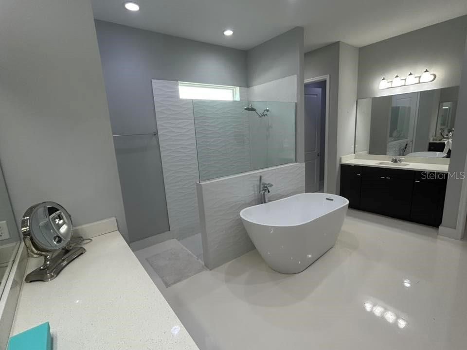 Bathroom, Dual Sink Vanities, Free Standing Baths, Glass Shower, Interior, Recessed Lighting