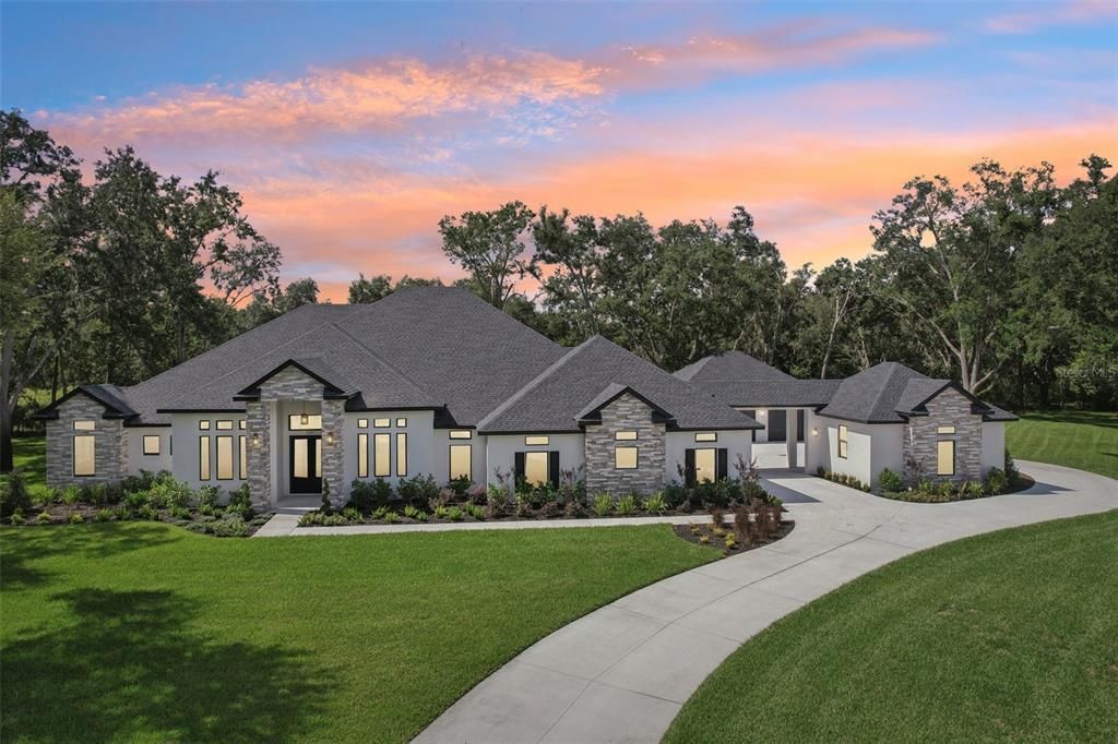 Backyard, Exterior, Facade, Ranch