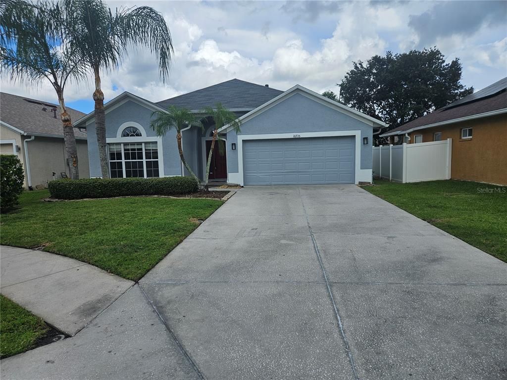 Attached, Exterior, Facade, Ranch