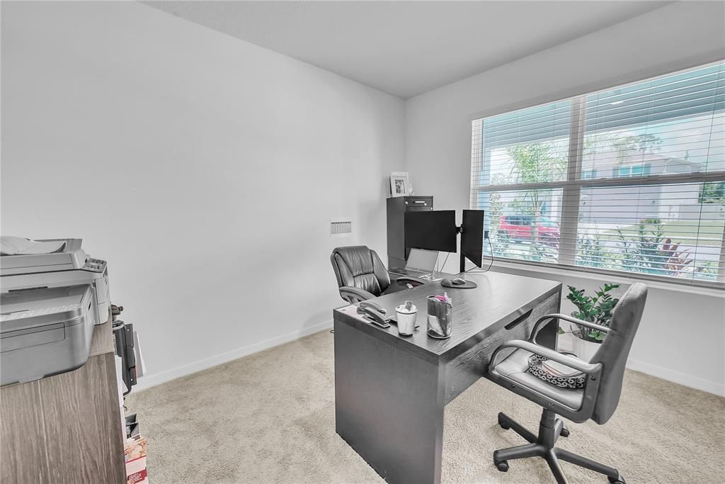 Home Office, Interior