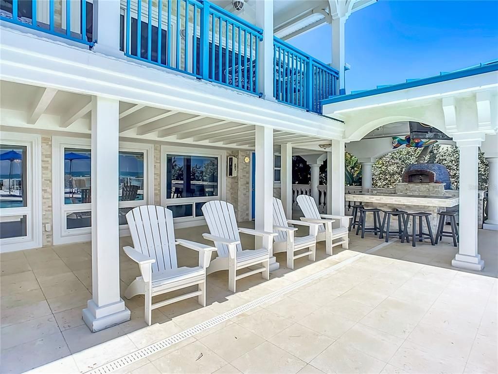 Exterior, Outdoor Kitchen