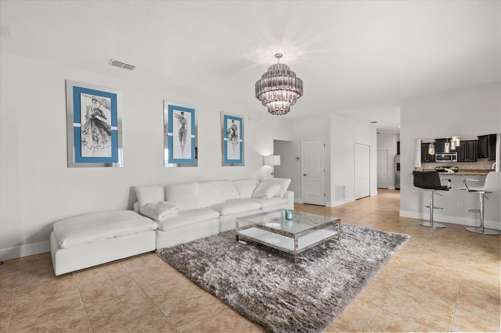 Chandelier, Interior, Kitchen, Living room