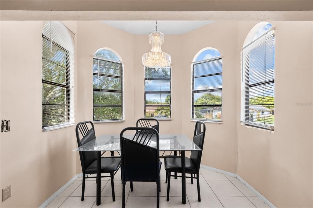 Chandelier, Dining room, Interior