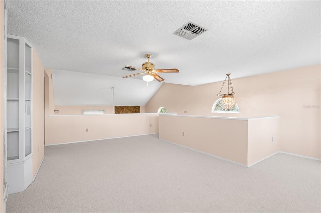 Empty room, Interior, Pendant Lights