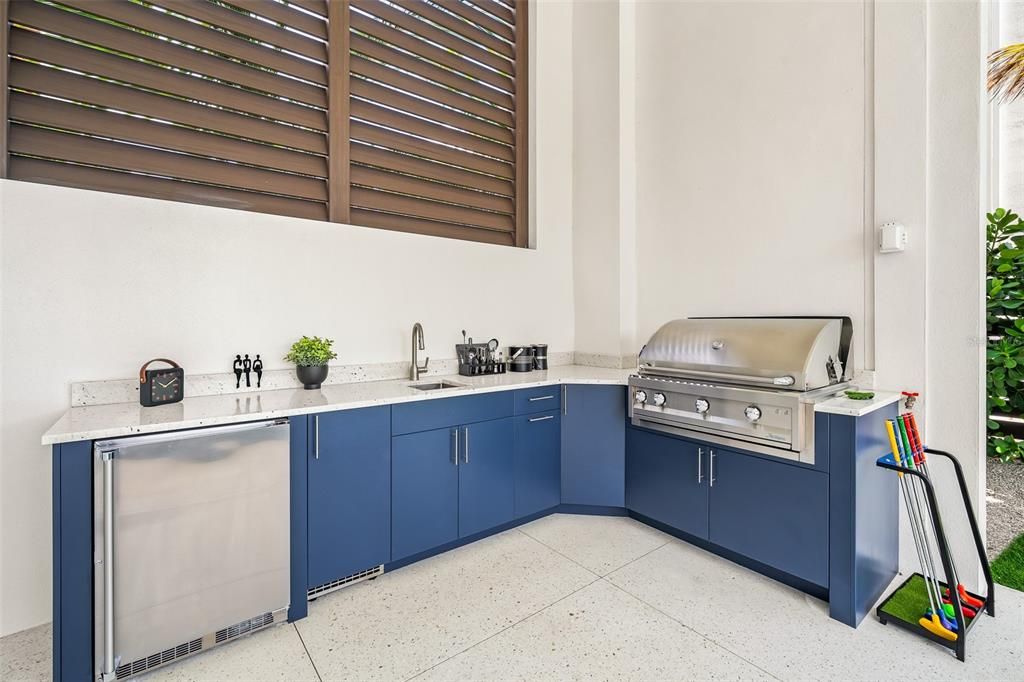 Exterior, Outdoor Kitchen