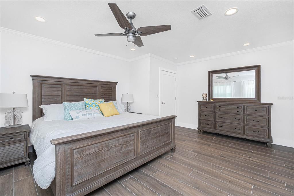 Bedroom, Interior, Recessed Lighting, Wood Texture Flooring