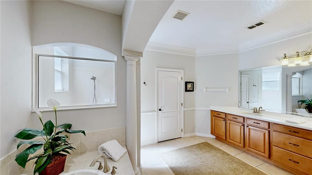 Bathroom, Dual Sink Vanities, Interior