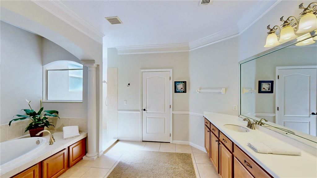Bathroom, Dual Sink Vanities, Interior