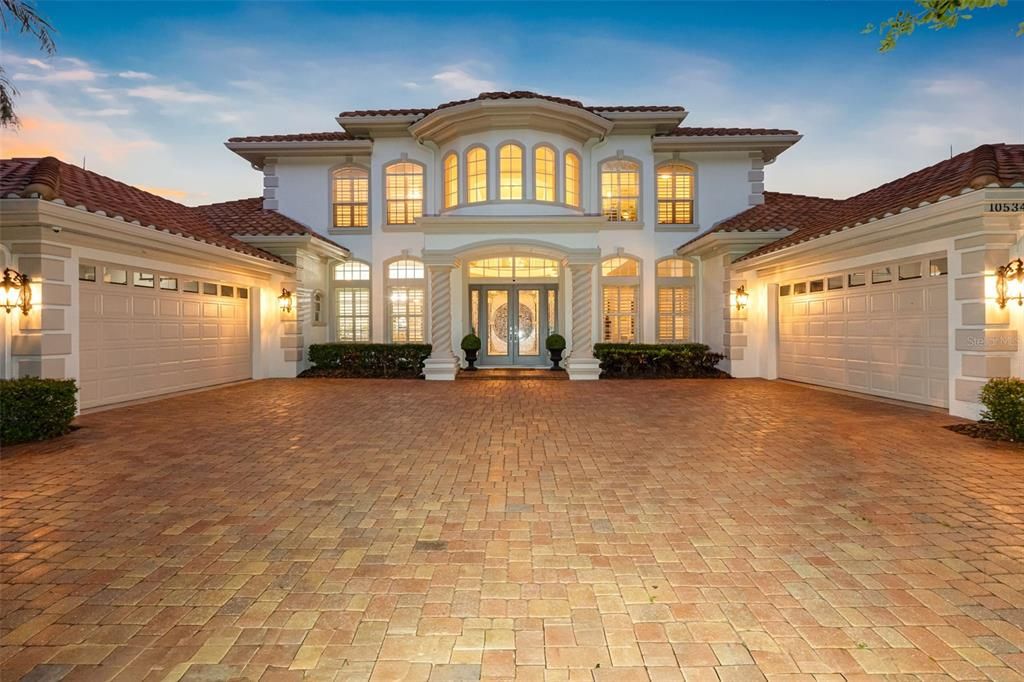 Attached, Exterior, Facade, Mediterranean