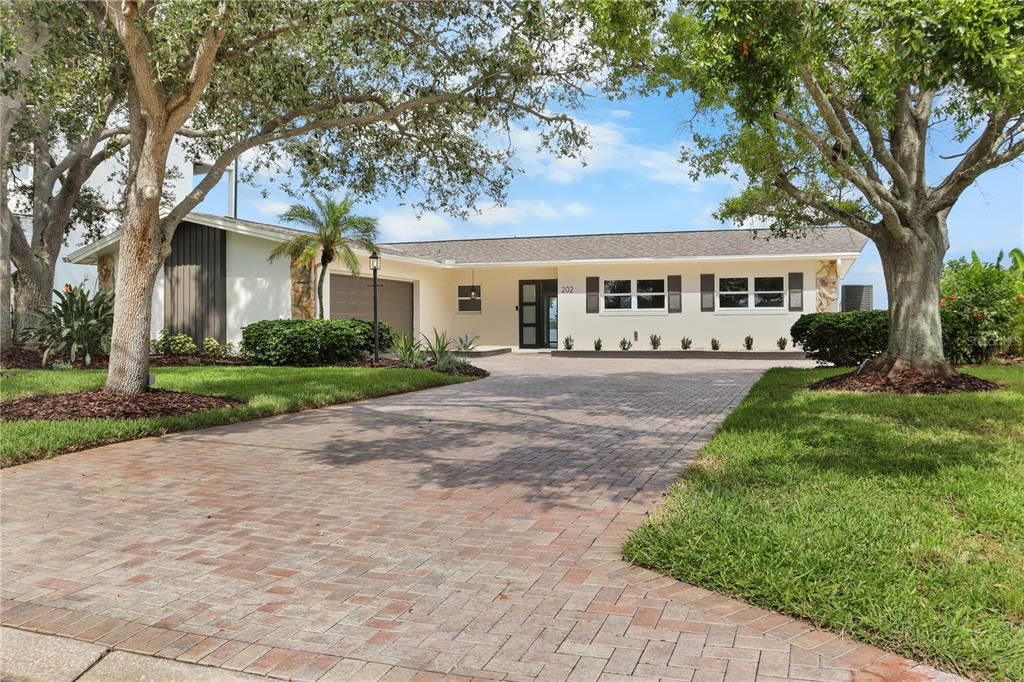 Backyard, Exterior, Facade, Ranch
