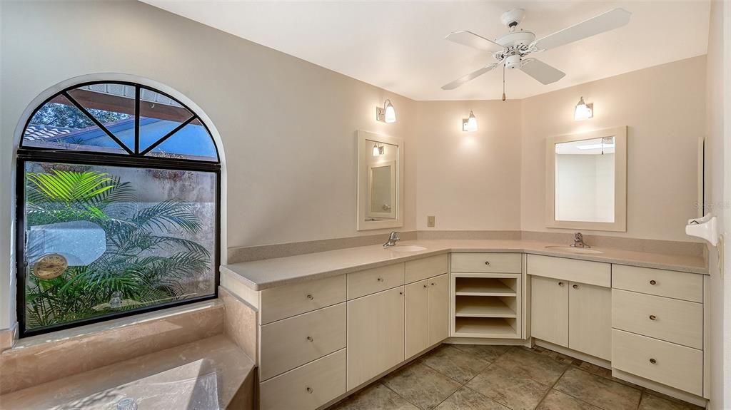 Bathroom, Dual Sink Vanities, Interior