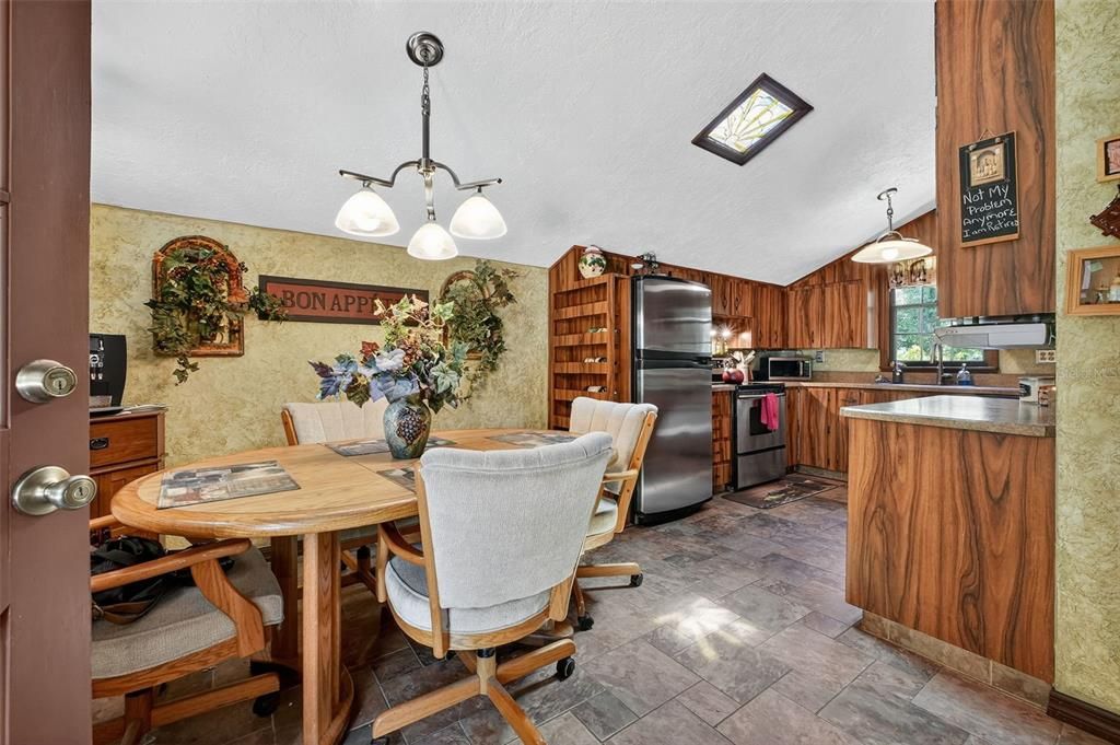 Dining room, Interior, Kitchen, Pendant Lights, Stainless Steel Appliances