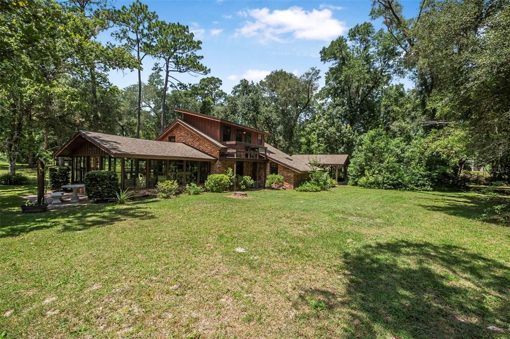 Backyard, Exterior
