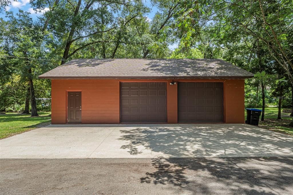Detached Garage, Exterior