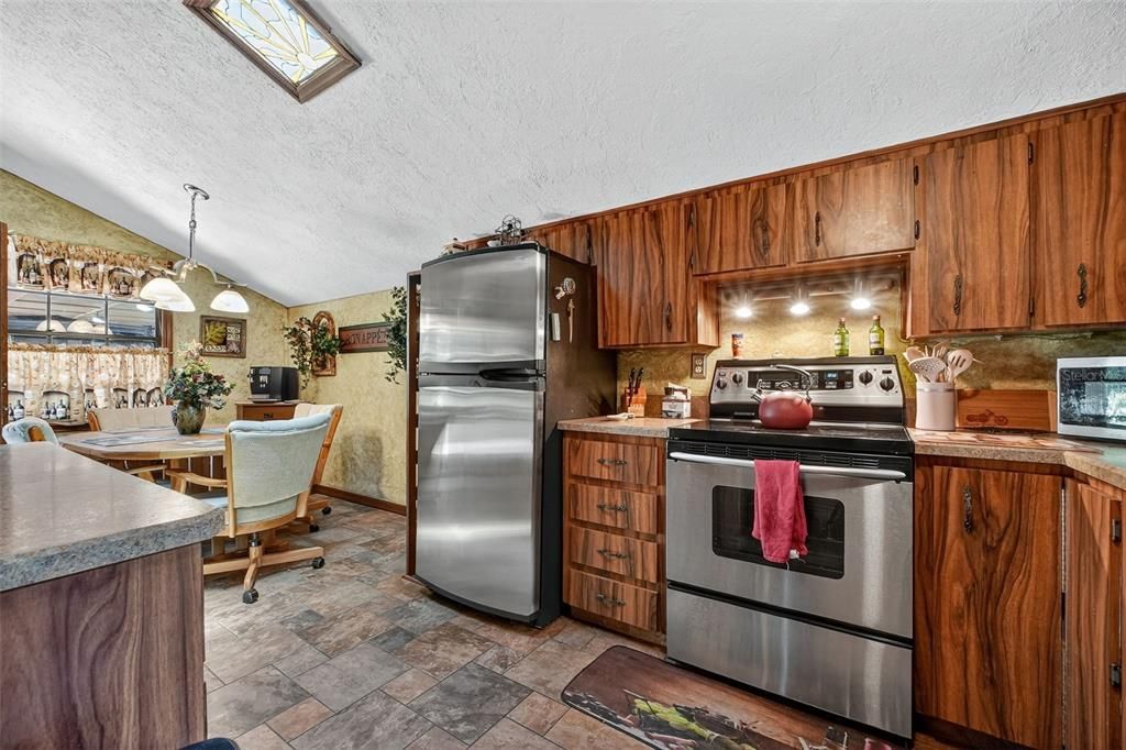 Dining room, Interior, Kitchen, Pendant Lights, Stainless Steel Appliances