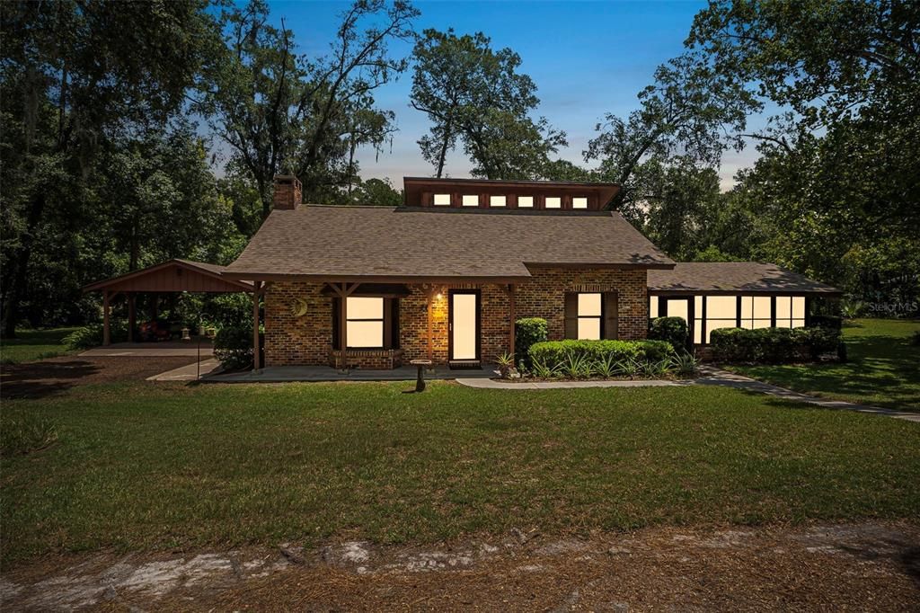 Backyard, Exterior, Facade, Brick Facade, Ranch