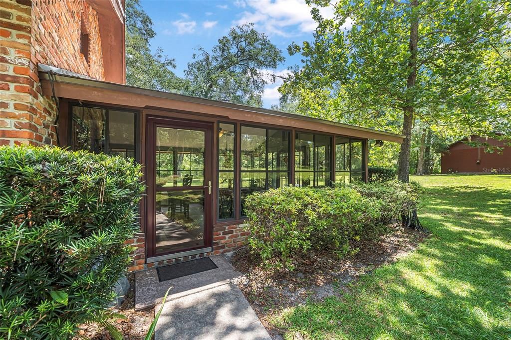 Backyard, Exterior