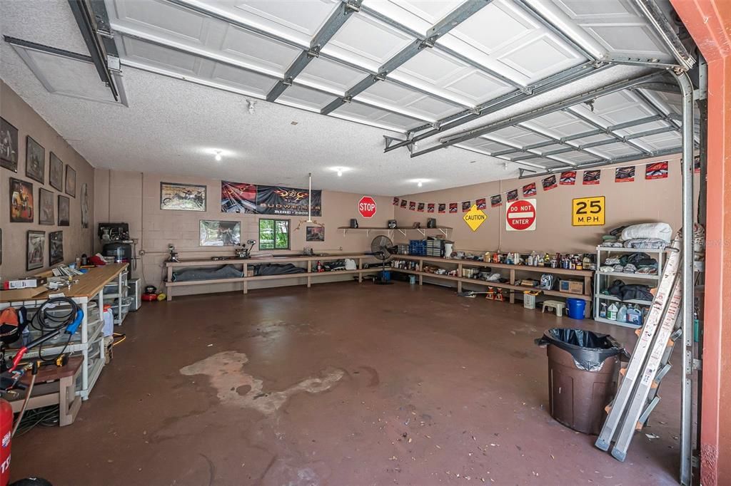 Garage, Interior